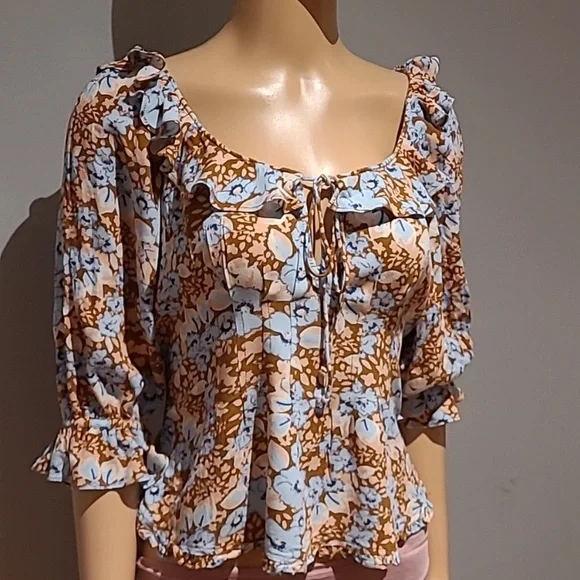 Free People -  Ruffled Sleeve & Neckline Blouse 100% Viscose zipper - Picture 7 of 16